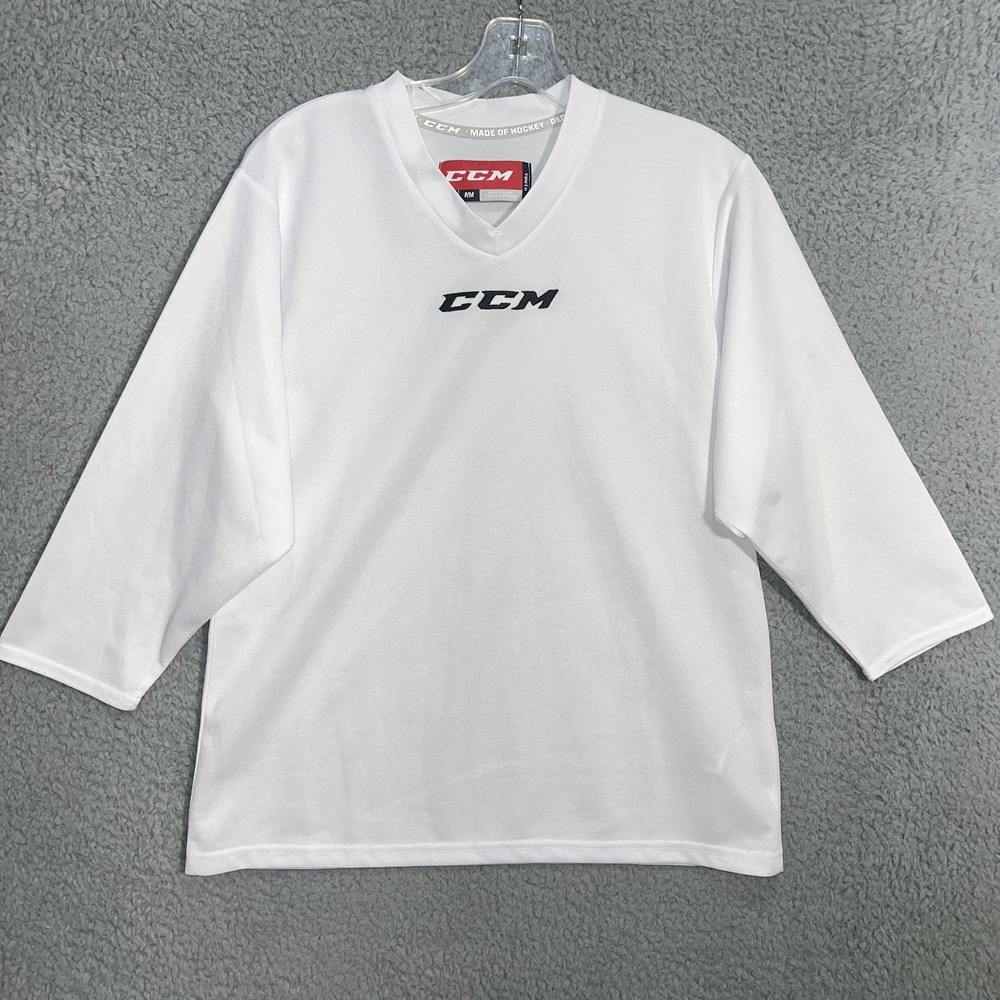 CCM Hockey Shirt Youth S/M‎ White Center Logo 5000 Practice Jersey